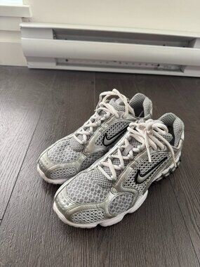 Nike Air Zoom Spiridon Cage 2 Shoes sneakers Gray Silver size 7.5 womens